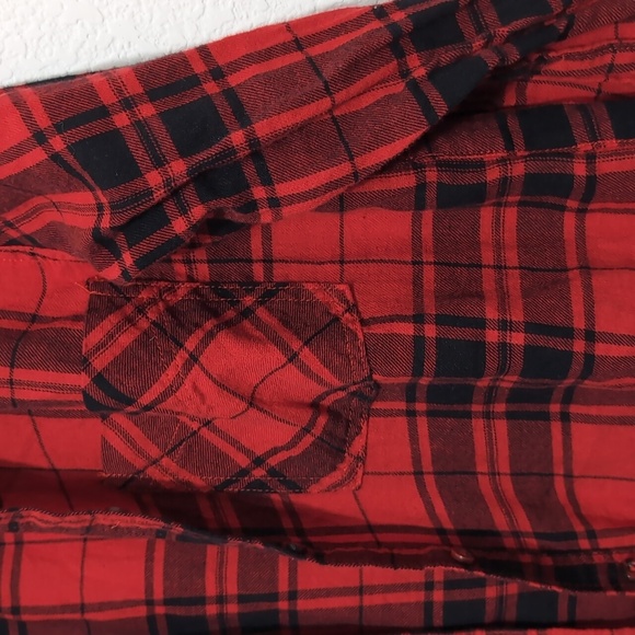 4/$12 Garage Red and Black Plaid Long Sleeve Button Down Top Women's size Medium - Picture 5 of 7